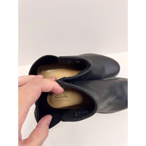 Clarks Booties Size 9US Black Leather Pull On Block Heel Maye Palm Ankle Boots - Picture 9 of 10